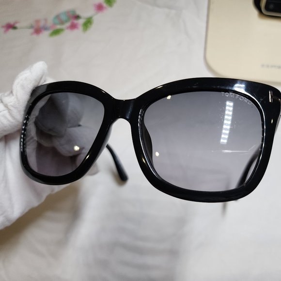 TOM FORD #140 Sunglasses Tf9313 01B - Picture 12 of 12